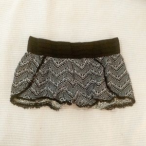 Super cute boho shorts!